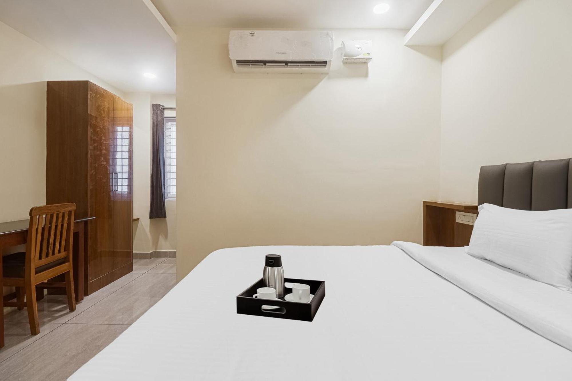 Townhouse Dj Grand Hotel Tirupati Bagian luar foto