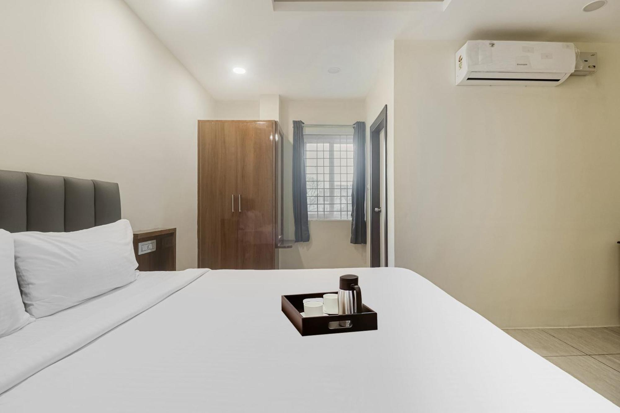 Townhouse Dj Grand Hotel Tirupati Bagian luar foto