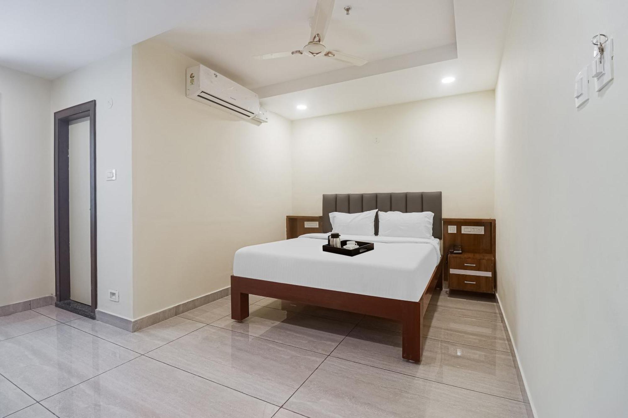 Townhouse Dj Grand Hotel Tirupati Bagian luar foto