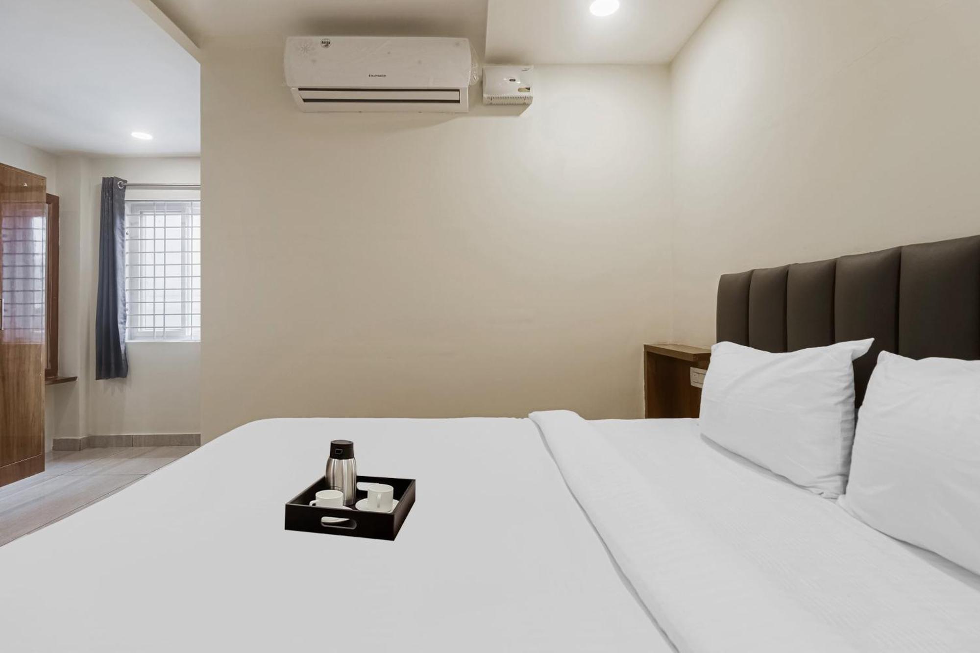 Townhouse Dj Grand Hotel Tirupati Bagian luar foto